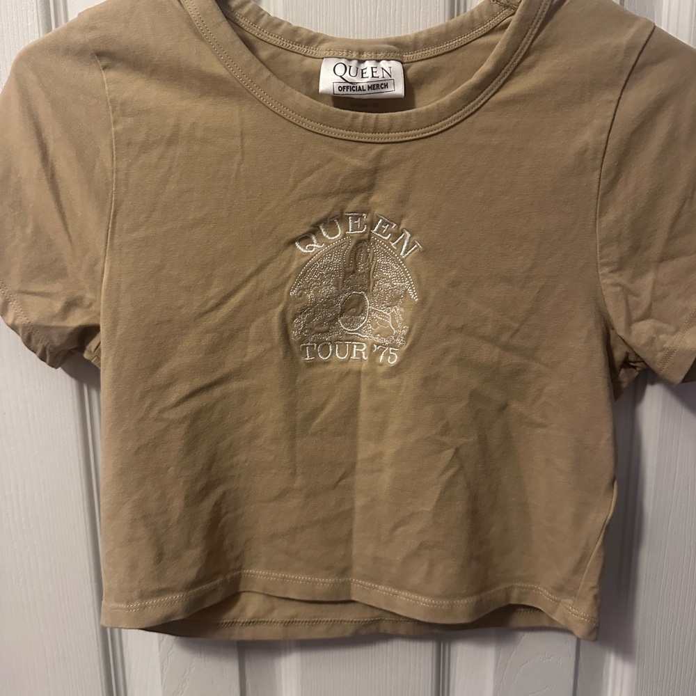 Queen Tan Graphic Tee